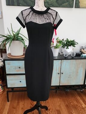 NWT - MAGGIE LONDON Illusion Yoke Crepe Cocktail Dress